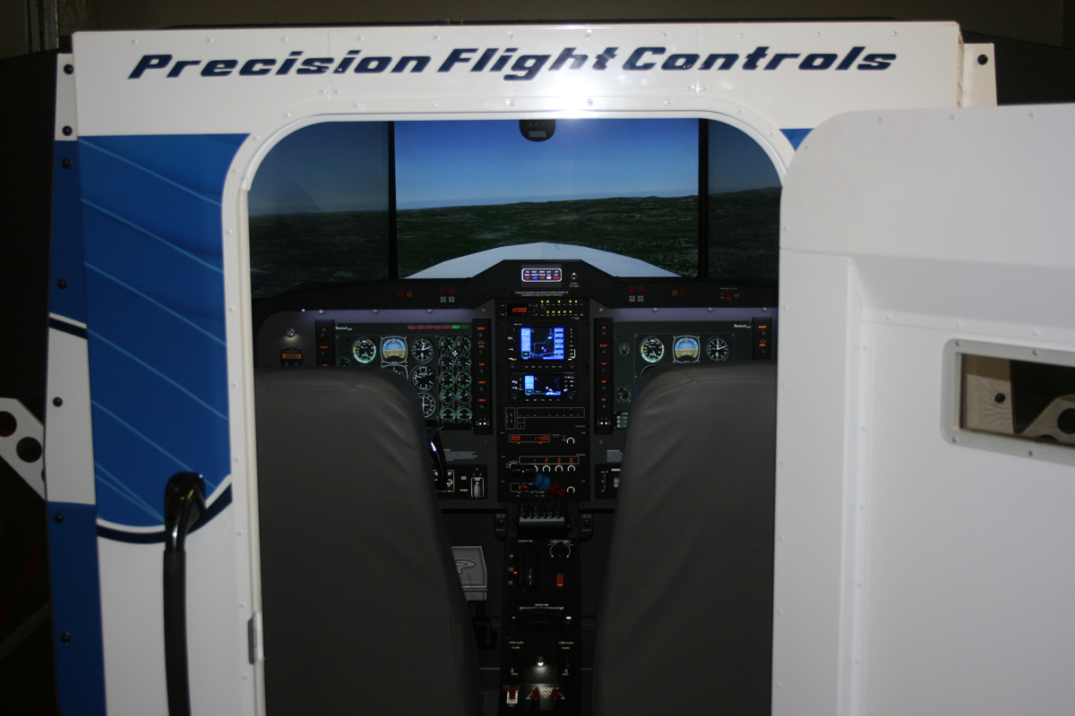 Aircraft Simulator Controls: Master the Basics in Minutes