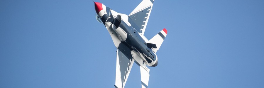 Newport Beach Airshow: Thrilling Sky Displays & Family Fun