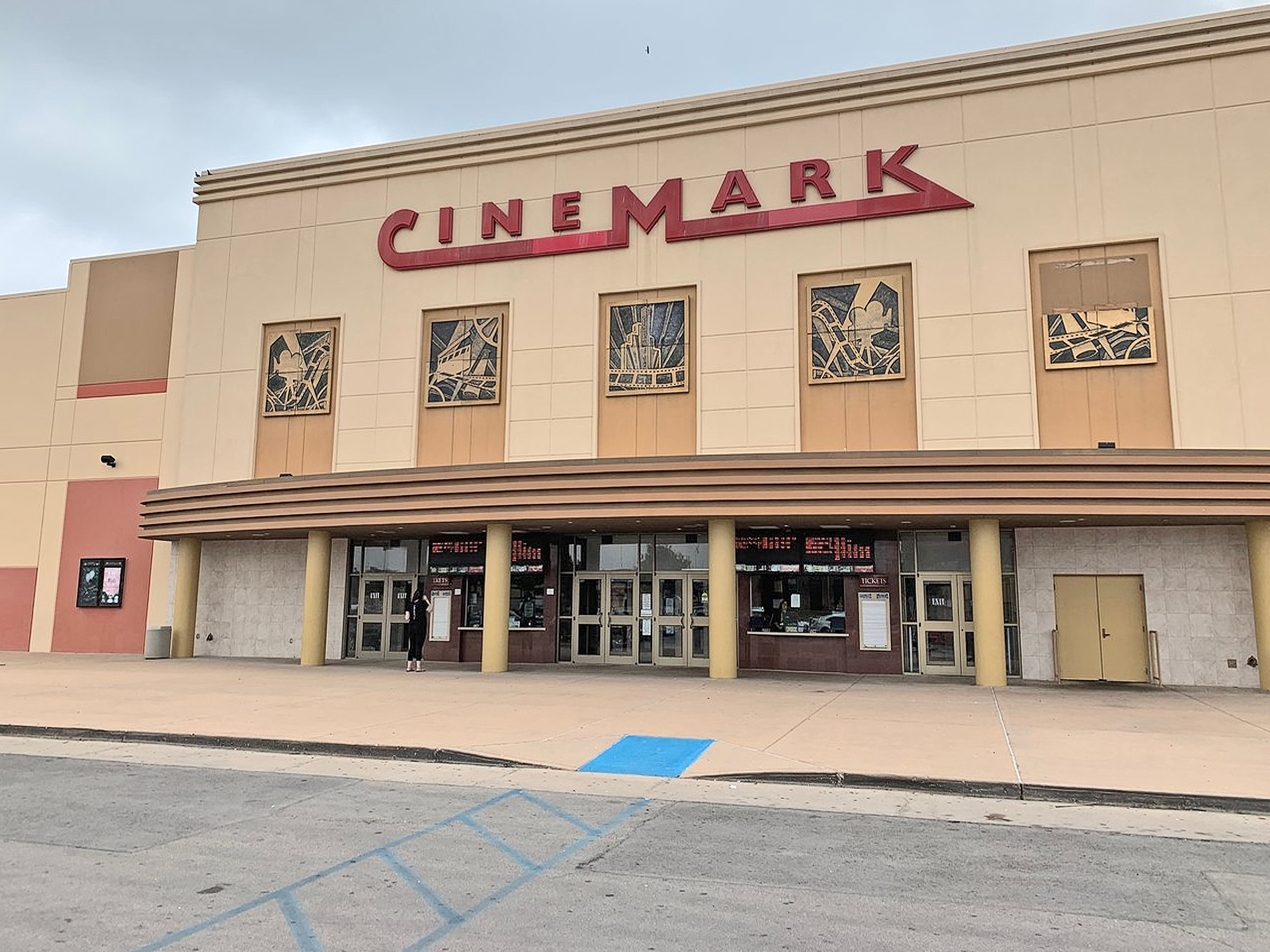 Cinemark Movies in Wichita Falls: Showtimes & Tickets
