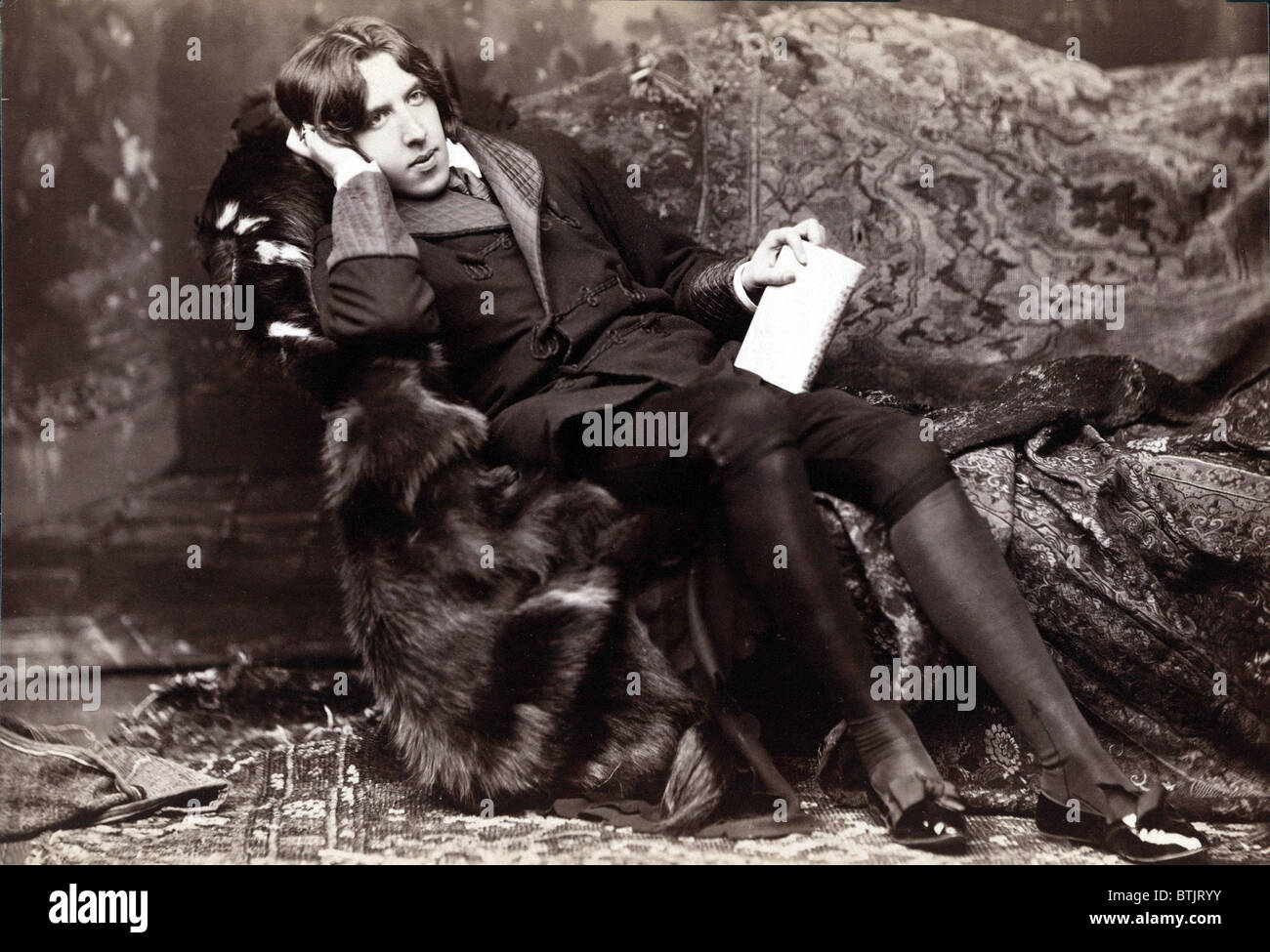 Oscar Wilde 1854 1900 Irish Literary Genuis In Flamboyant Costume Oscar Wilde 1854 1900 Irish Literary Genuis In Flamboyant Costume