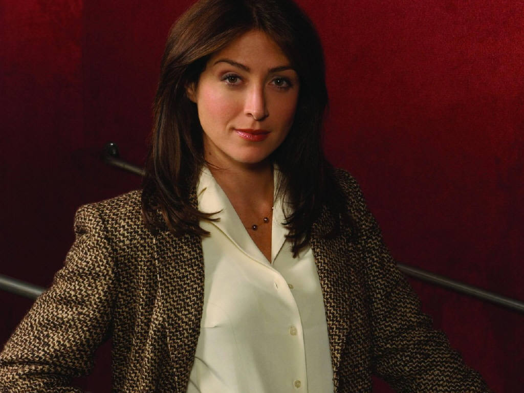 Sasha Alexander Nude Images: Facts and Controversies