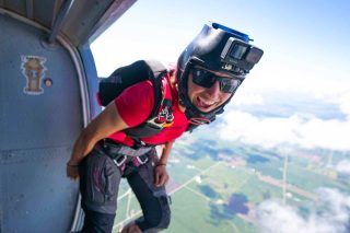 Skydiving Weight Limits Explained Skydiving Com Skydiving Weight Limits Explained Skydiving Com