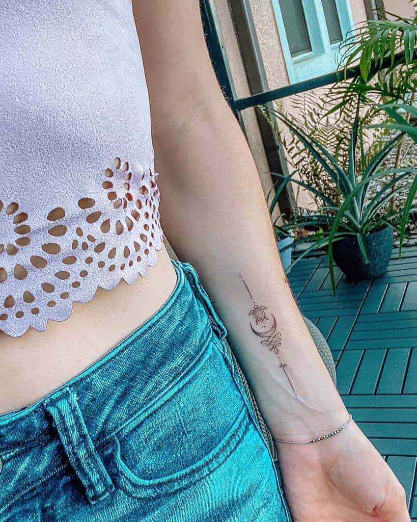 Delicate Small Arm Tattoos for Women: Trendy Ideas