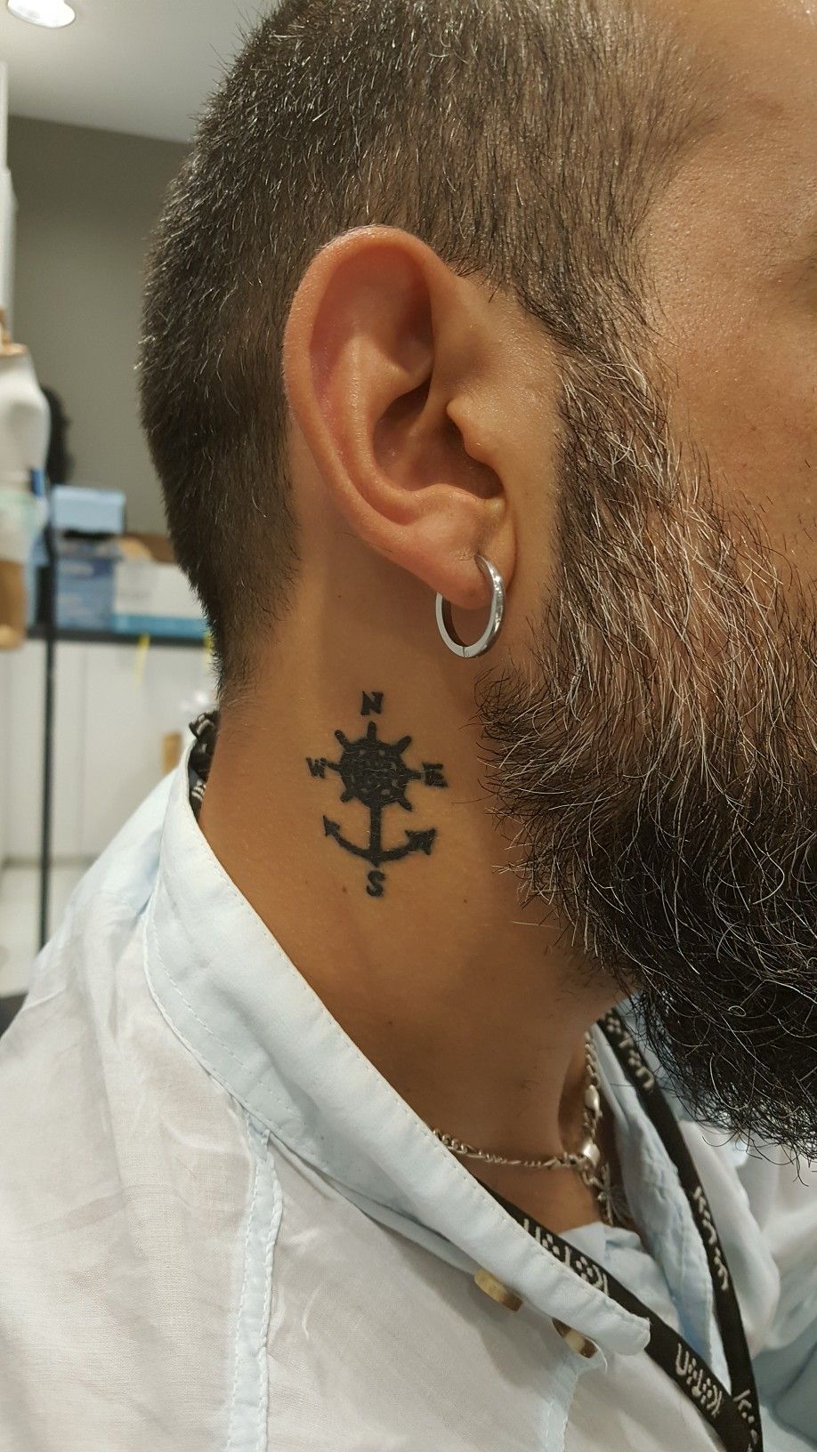 Tatuajes de cuello para hombres: Ideas audaces y modernas  
Mejores diseños de tatuajes de cuello para hombres  
Tatuajes de cuello masculinos: Estilos y tendencias  
Ideas de tatuajes de cuello para hombres atrevidos  
Tatuajes de cuello para hombres: Inspiración única